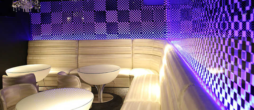 キャバクラsemi  VIP ROOMのベンチソファー